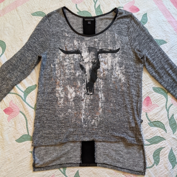 Rock & Republic Bull Skull Hi/Lol Light Sweater - Picture 2 of 9